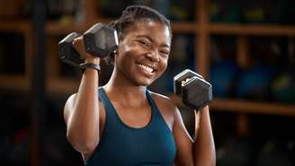 Confira o melhor exercício para acabar com a flacidez dos braços
