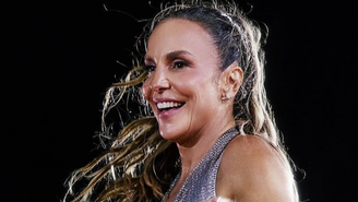 Ivete Sangalo faz show na despedida da Seleção Brasileira