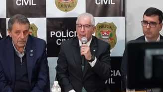 Costa (ao centro) afirmou que a prisão de Deolane teria “caráter pedagógico” para que jovens não queiram ser “advogados do PCC”