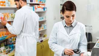 Por meio de saliva ou swab bucal, exames de farmacogenômica analisam genes ligados ao metabolismo de remédios como antidepressivos, anticoagulantes e analgésicos – depositphotos.com / IgorVetushko