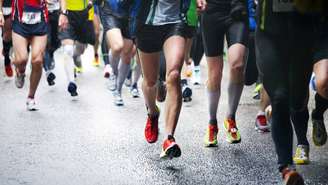 De provas de 5 km a maratonas completas, o calendário esportivo cresce ano a ano, acompanhado por patrocinadores de peso, influenciadores digitais e uma legião de corredores amadores – depositphotos.com / mikdam