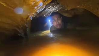 Representante da equipe de resgate da Tailândia na caverno no Laos onde sete pessoas estão presas