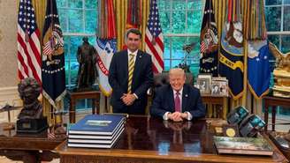 O senador Flávio Bolsonaro (PL-RJ) e o presidente dos Estados Unidos, Donald Trump.