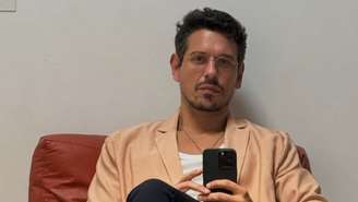 João Vicente de Castro falou sobre o desejo de ser pai, revelou que já comprou roupinhas de bebê e emocionou ao refletir sobre assunto