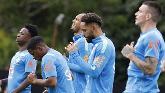Descubra os perigos de jogar bola sem preparo físico