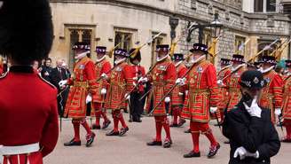 Um novo casamento na família real britânica volta a chamar a atenção para a vida pessoal de seus integrantes e para o modo como lidam com relacionamentos, fé e trabalho fora da monarquia – depositphotos.com / waleber