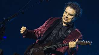 Frejat durante show do Barão Vermelho Encontro em São Paulo