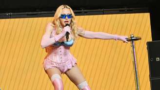 Madonna surpreende fãs com show gratuito na Times Square, em Nova York; apresentação celebrou o Mês do Orgulho LGBTQIAPN+