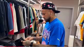 Neymar mostra o que levou na mala da Copa do Mundo