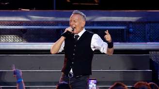 Bruce Springsteen toca com Jon Bon Jovi e Public Enemy no 'Music America' (Paul Morigi Getty Images)