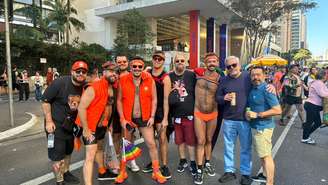 André e Arthur vieram com um grupo de amigos