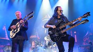 Alex Lifeson e Geddy Lee durante show do Rush em 2026