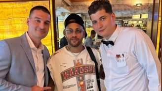 Neymar curte folga da Seleção em churrascaria de Nova Iorque, nos Estados Unidos