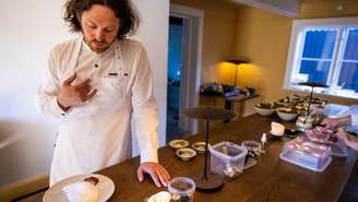 O chef Poul Andrias Ziska ajudou a projetar internacionalmente a culinária do arquipélago, mostrando que um território pequeno e isolado também pode se tornar um destino gastronômico de relevância internacional.
