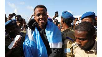 Árbitro somali Omar Abdulkadir Artan desembarcou nesta quarta-feira, 10, em Mogadíscio, capital da Somália, onde foi recebido com homenagens por autoridades e uma grande quantidade de apoiadores