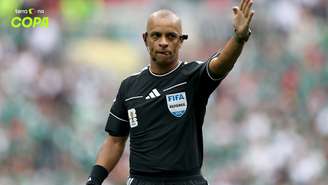 O árbitro brasileiro Wilton Pereira Sampaio foi protagonista na estreia da Copa do Mundo