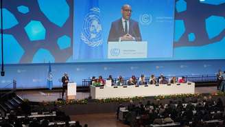 Secretário-geral da Convenção Quadro das Mudanças Climáticas da ONU (UNFCCC), Simon Stiell, discursa na abertura da conferência em Bonn, na Alemanha. Imagem de arquivo de 3 de junho de 2024.