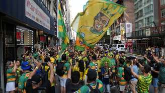 Torcedores fazem a festa em NY