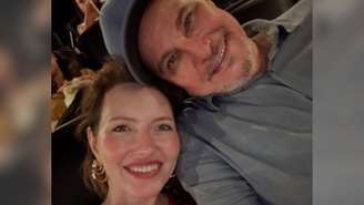 Karin Roepke fala sobre os 15 anos de casamento com Edson Celulari e revela o que é essencial para construir um relacionamento
