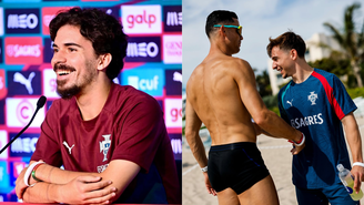 Jogadores de Portugal com pulseira branca em homenagem a Diogo Jota