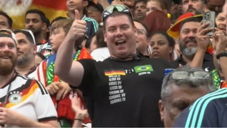 Torcedor alemão com camiseta do 7x1