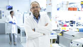 O pesquisador Patrick Mehlen em seu laboratório em Lyon, na França.
