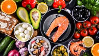 A dieta mediterrânea costuma ser citada como um dos padrões alimentares mais associados à longevidade e ao envelhecimento saudável – depositphotos.com / monticello