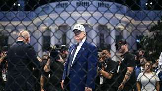 Evento aconteceu no último domingo (14/06), quando presidente Donald Trump celebrava 80 anos