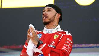 Hamilton elogiou o trabalho da Ferrari e destacou as iniciativas da equipe para reduzir a diferença de desempenho na Fórmula 1.
