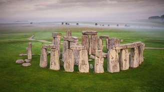 As enormes pedras em Stonehenge marcam os movimentos do Sol