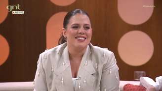 Tati Machado se emociona no 'Saia Justa' e desabafa sobre anúncio
