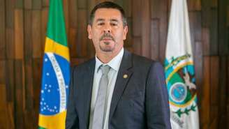 Deputado Val Ceasa é alvo de operação por suspeita de ligação com o TCP; R$ 166 mil são apreendidos