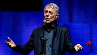 Chico Buarque completa 82 anos com uma obra que atravessa gerações; relembre sua trajetória e legado para a cultura brasileira