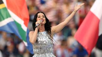 Katy perry se emociona durante discurso no Rock in Rio Lisboa 2026 (Foto Katy Perry em apresentação na Parada das Nações da Copa do Mundo 2026 (Foto: Jared C. Tilton