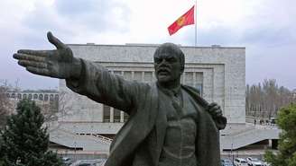 O atual Museu Nacional de História do Quirguistão, em Bishkek, abrigava o Museu Lenin durante a era soviética