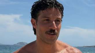 Descubra o verdadeiro nome de Chay Suede, a origem curiosa criada por seu avô e como um filme com Brad Pitt inspirou o codinome do galã