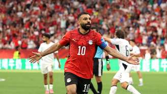 Mohamed Salah, camisa 10 do Egito, comemora o segundo gol de sua equipe durante a partida entre Nova Zelândia e Egito