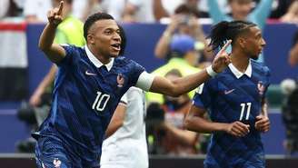 Kylian Mbappé comemora seu gol contra o Iraque, em 22 de junho de 2026.