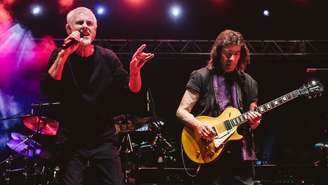O cantor Ritchie e o guitarrista Steve Hackett