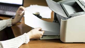 À primeira vista, a ideia parece um número de mágica, mas o que acontece ali se liga diretamente a princípios básicos da física e ao comportamento dos materiais._depositphotos.com / gorvik