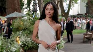Zoë Kravitz exibe pela primeira vez o anel de noivado com Harry Styles; saiba os detalhes da joia e o valor estimado