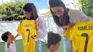 Gabriela Versiani presenteou Léo, filho de Marília Mendonça e Murilo Huff, com uma camisa autografada por Cristiano Ronaldo; veja mais