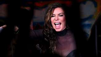 Shania Twain relembrou a pressão para emagrecer e explicou como a chegada da menopausa transformou sua autoestima