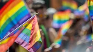 A experiência de pessoas LGBTQIAPN+ em tratamento contra o câncer ainda é marcada por barreiras que vão além da doença – depositphotos.com / marcbruxelle