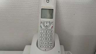 Imagem de ilustração de um telefone de linha fixa, em Paris, em 30 de junho de 2026.