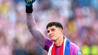 Da pobreza ao topo! Conheça a história de Orlando Gill, o goleiro do Paraguai que vendeu as roupas para salvar o filho e eliminou a Alemanha