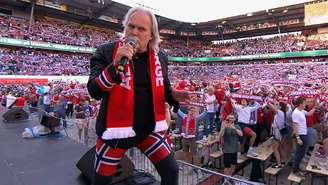 Jørn Lande durante evento da Copa do Mundo na Noruega