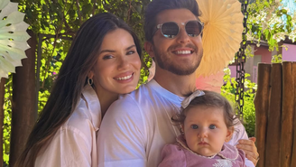 Camila Queiroz, Klebber Toledo e Clara 