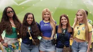 Bianca Casemiro, irmã do jogador, posa com a cunhada e com Fernanda, mãe de Vini Jr. —