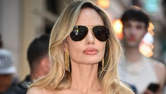 Angelina Jolie revelou por que não namora desde o divórcio com Brad Pitt e contou como as filhas a ajudaram a redescobrir sua identidade
